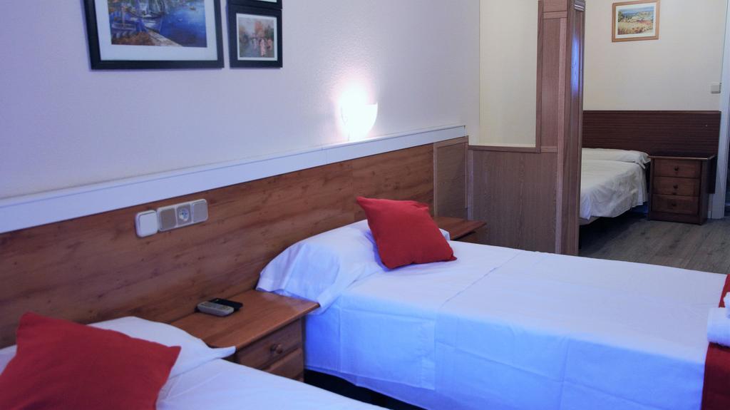Ch Antonio Hotel Madrid Exterior photo